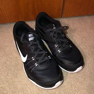 Black Nike Shoes
